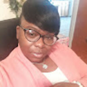 Meet your Posher, Dominique